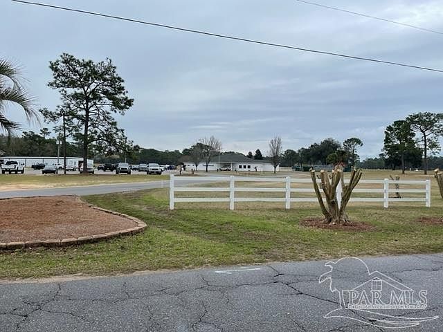 1st image of Tanglewood Dr