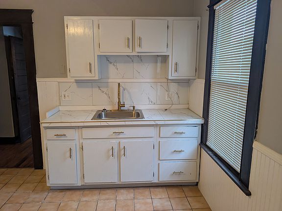 2nd image of 168 Minerva St #2
