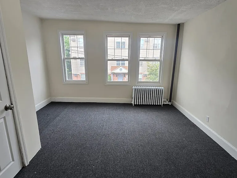 14 Nursery St #2 — Photo 1