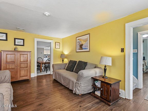4th image of 12 Willow Brook Road
