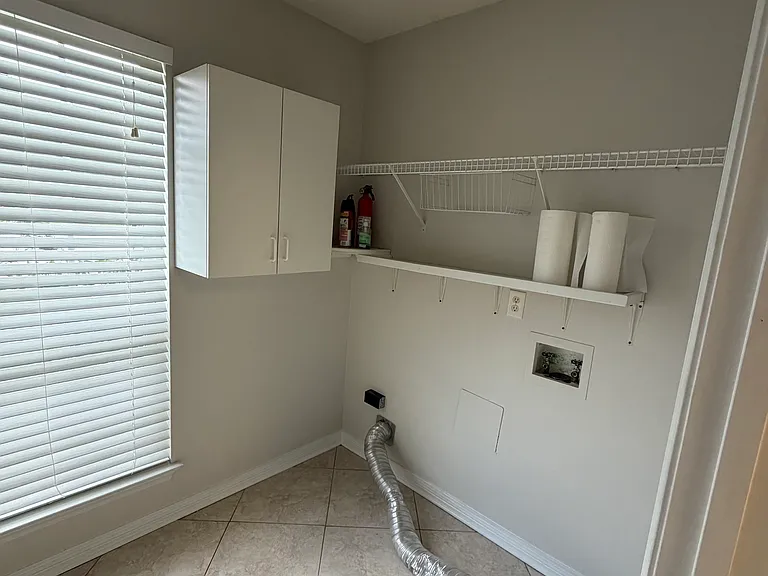 1608 Cedrus Ln — Photo 8