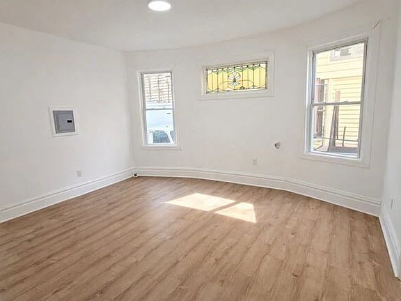 5th image of 878 S 19th St Floor 1