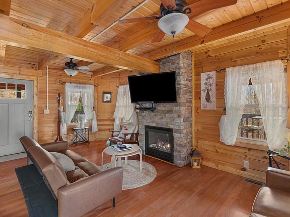 5th image of 923 Pine Cone Way