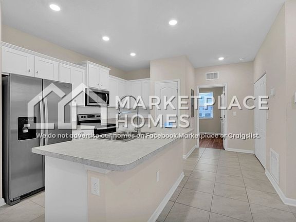 5th image of 3996 Village View Ln