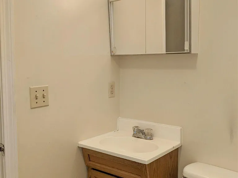9 Banks St #2 — Photo 16
