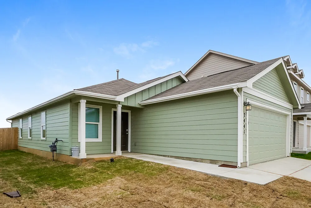 3 bed, 2.0 bath, 1440 sqft, $1,725 — Photo 3