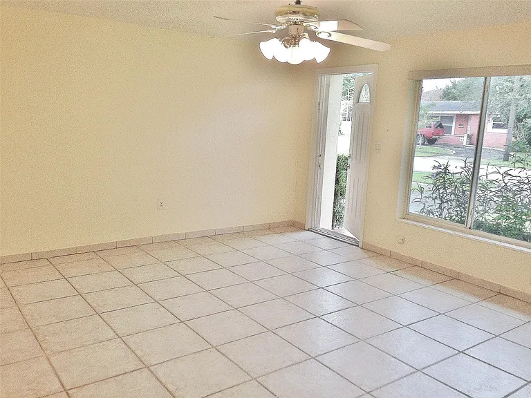 7510 NW 23rd St — Photo 10