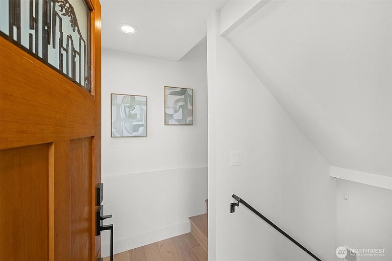 5th image of 5027 SW Waite Street