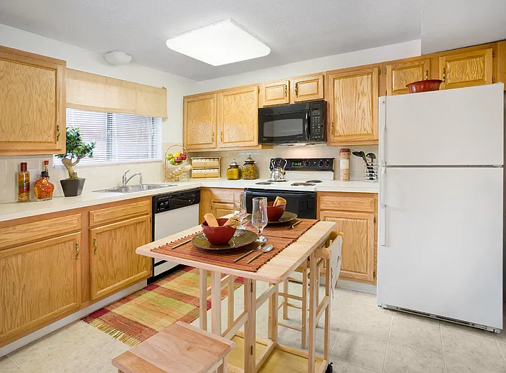 Norwest Woods Apartment — Photo 223