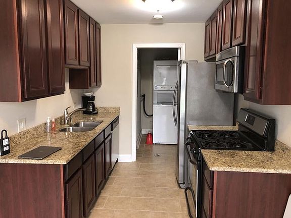 5th image of 208 W Manor Dr #A