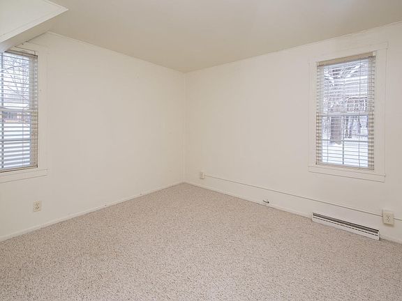 5th image of 909 N Berkley St