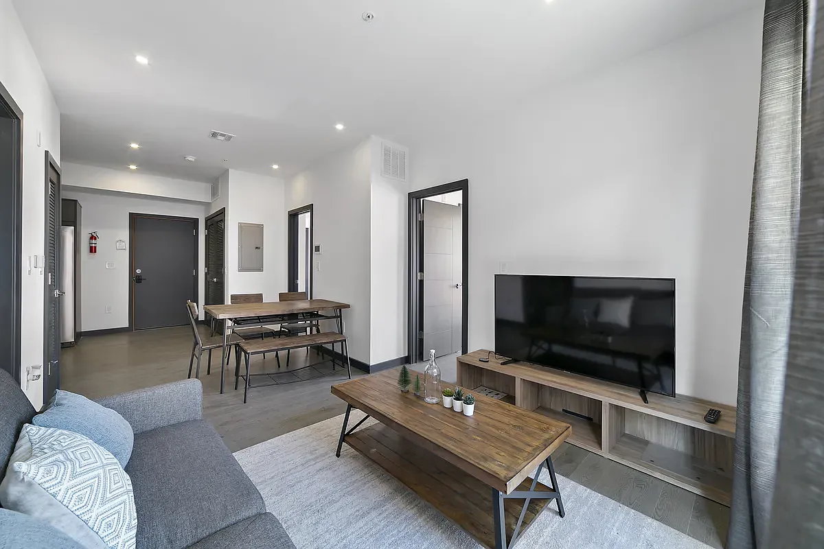 Building Photo - 441 N 35th St #2F