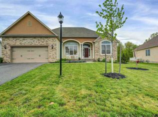 76 Kestrel Dr, Gettysburg, PA 17325
