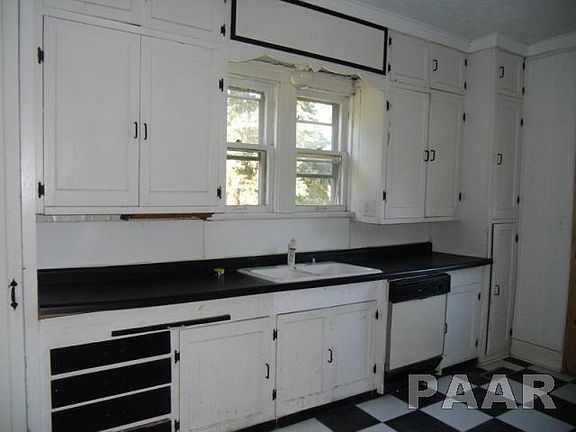 4th image of 2629 N Dechman Ave