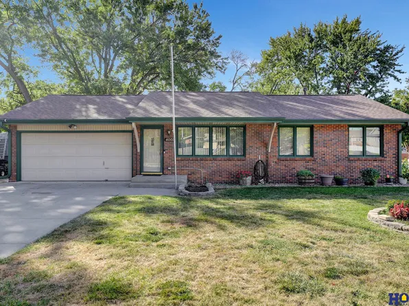 4001 Pioneers Blvd, Lincoln, NE 68516