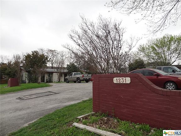 2nd image of 1231 N Lbj Dr APT 9