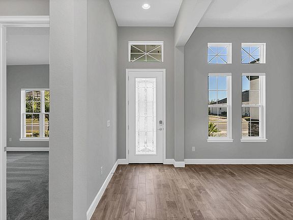 3rd image of 665 Mosaic Blvd