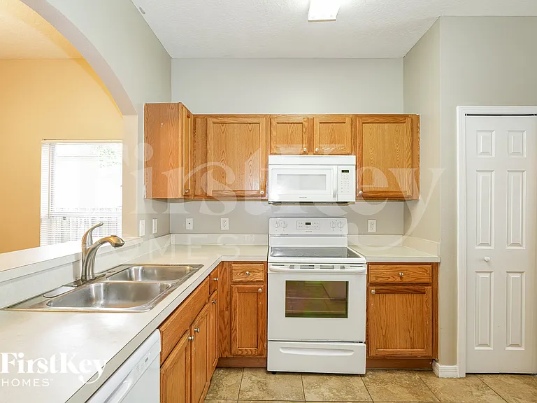 1703 E Wood St — Photo 10