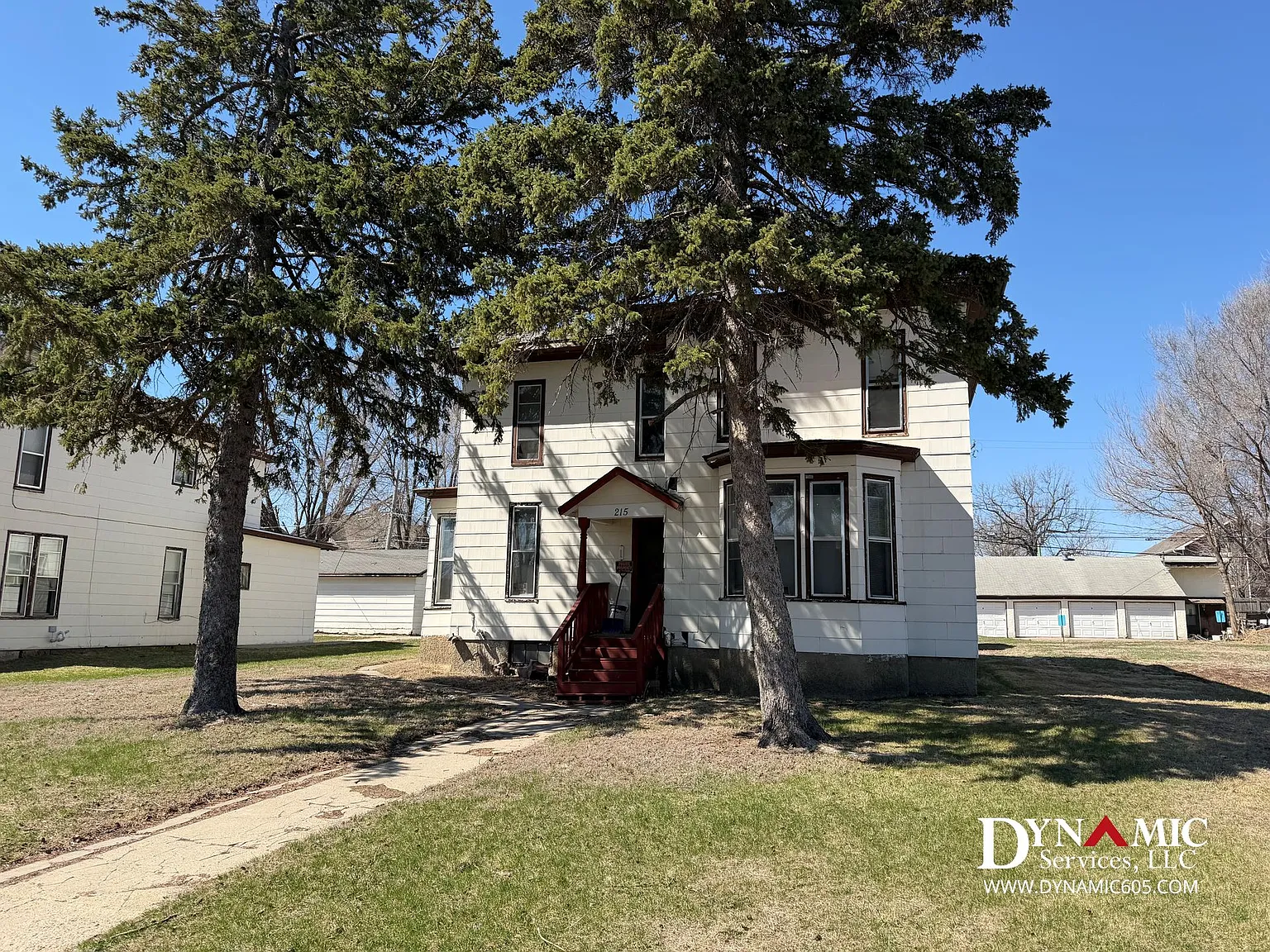 215 S Duluth Ave | Tenant Pays Electric Only! — Photo 1