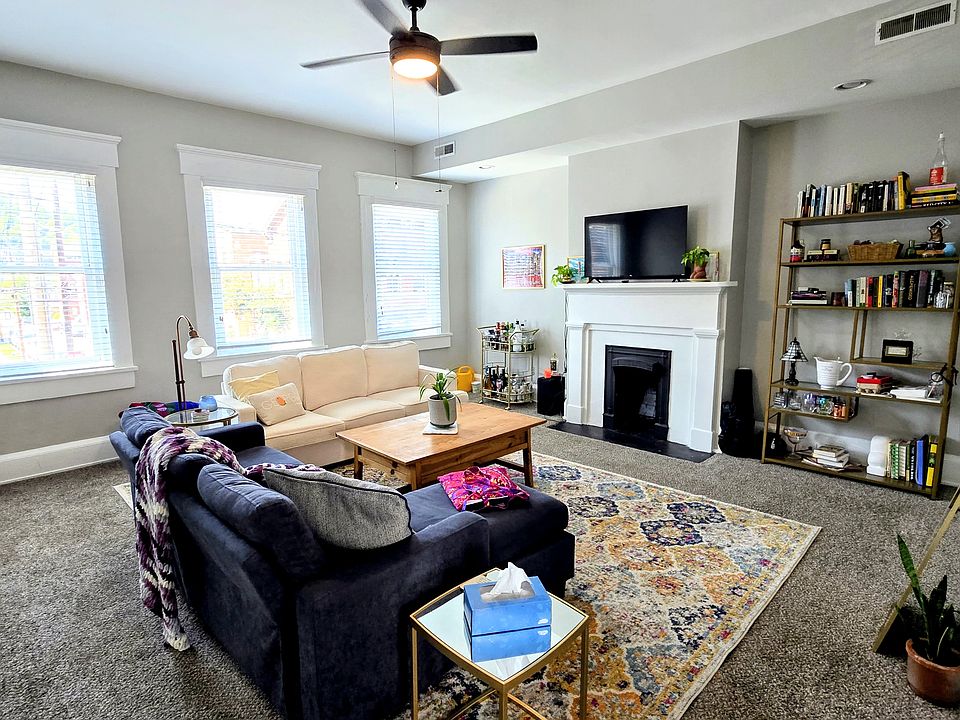1st image of 806 Main St #2