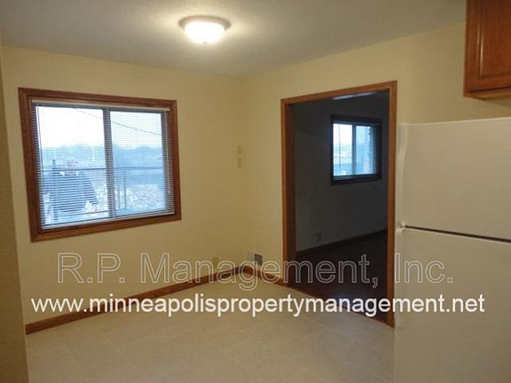 5th image of 4200 Valley View Rd APT B