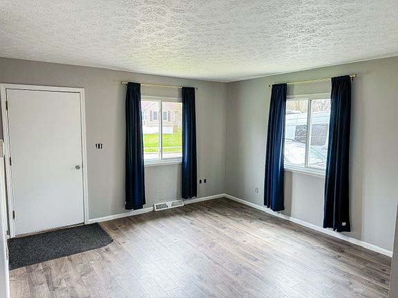 3rd image of 1140-42 Jessie Ave #1140