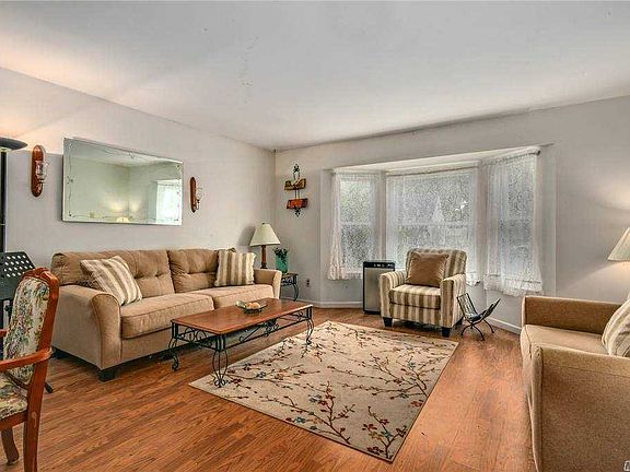 3rd image of 115 Adirondack Dr