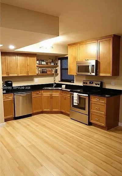 400 Valencia Ave #0 — Photo 10