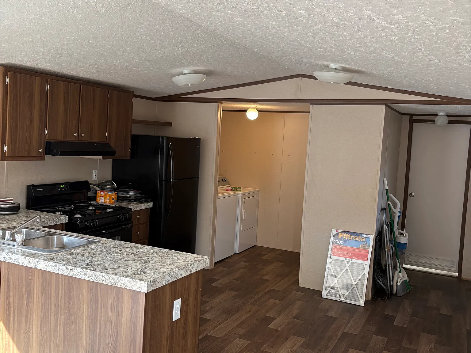 2 bed, $1,400 — Photo 4