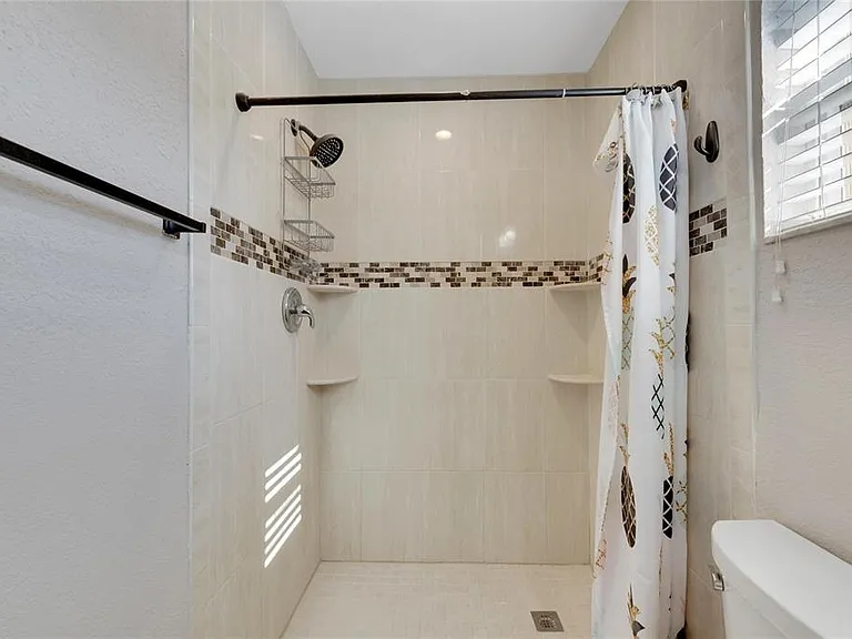 412 Flamingo Dr — Photo 35