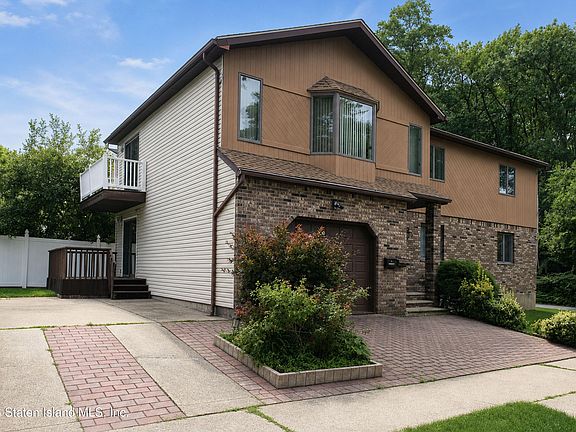2nd image of 410 Carlton Blvd
