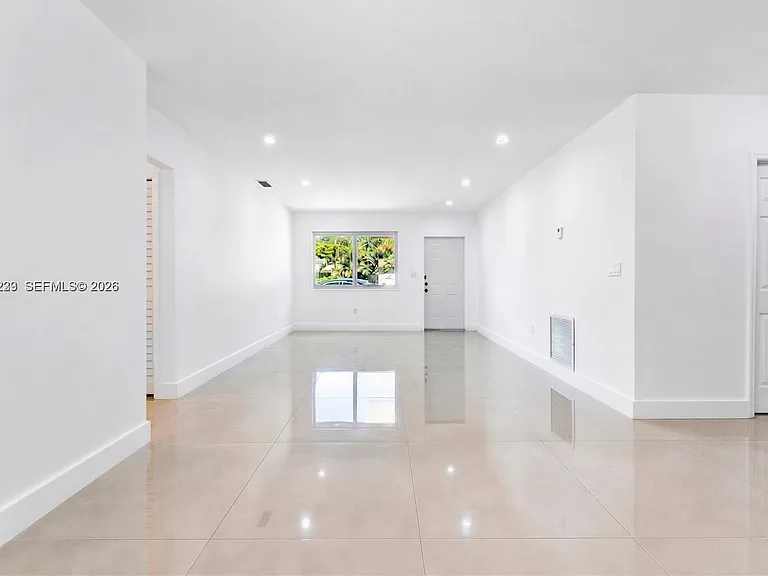 321 NW 56th Ave — Photo 22