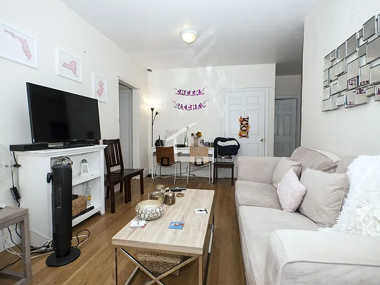 4 Egmont St #5 — Photo 2