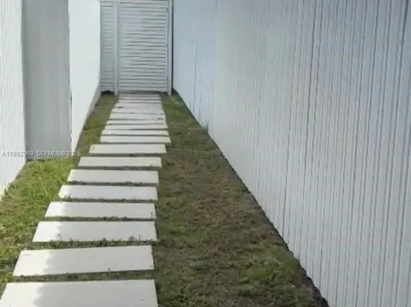 11875 SW 186th St #1, Miami, FL 33177