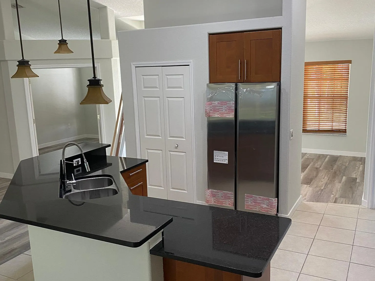 17 Rockne Ln — Photo 2
