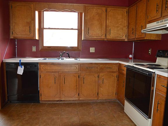 3rd image of 2500 Glade Dr