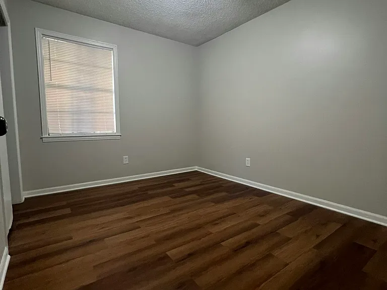 609 Semple Ave — Photo 8