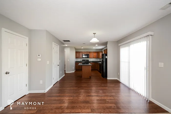 446 Sharp Ct — Photo 6