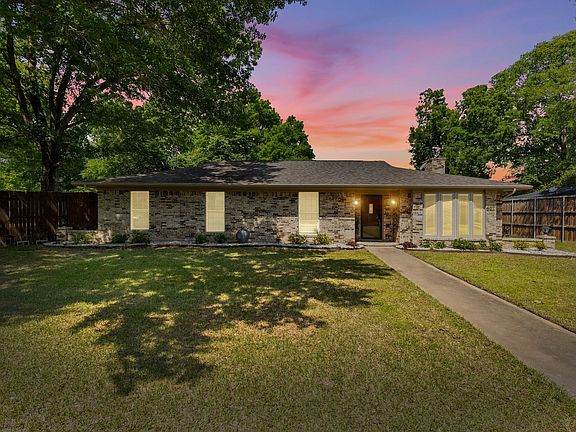 2nd image of 3026 Arapaho Rd