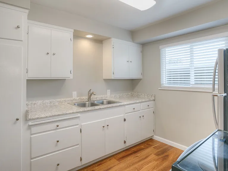 Phoenix Apartments — Photo 32