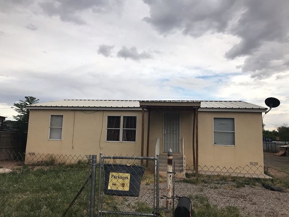 2nd image of 1400 Elena Cir SW