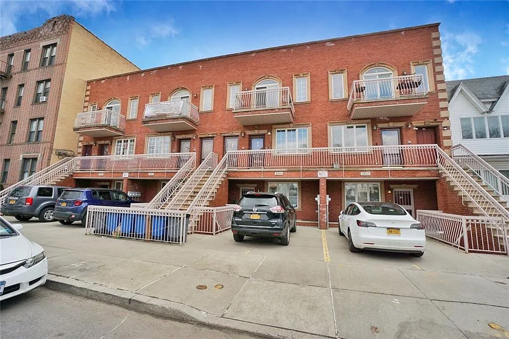 8805 Bay 16 St #2B photo 1