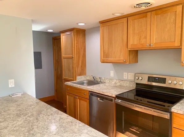 137 Parmenter Rd #B, Bernardston, MA 01337