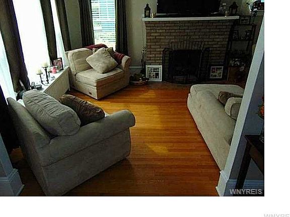 4th image of 213 N Clinton St