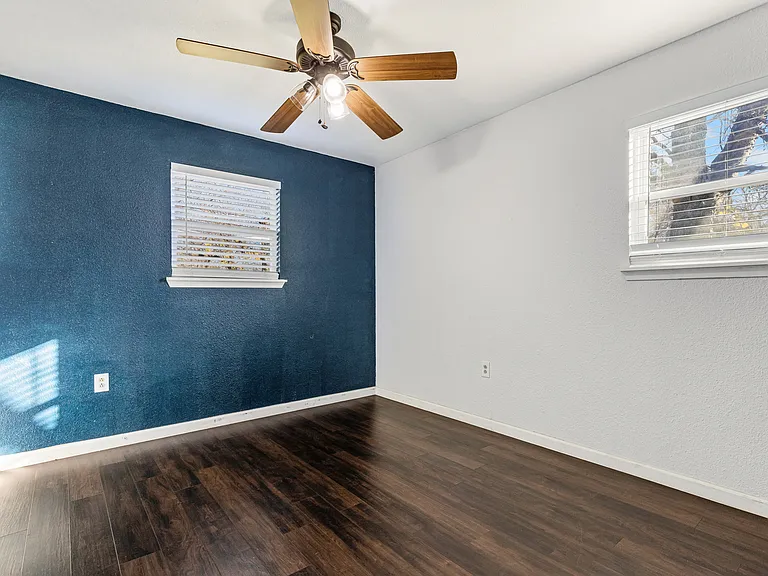 1001 Altamont Dr — Photo 21