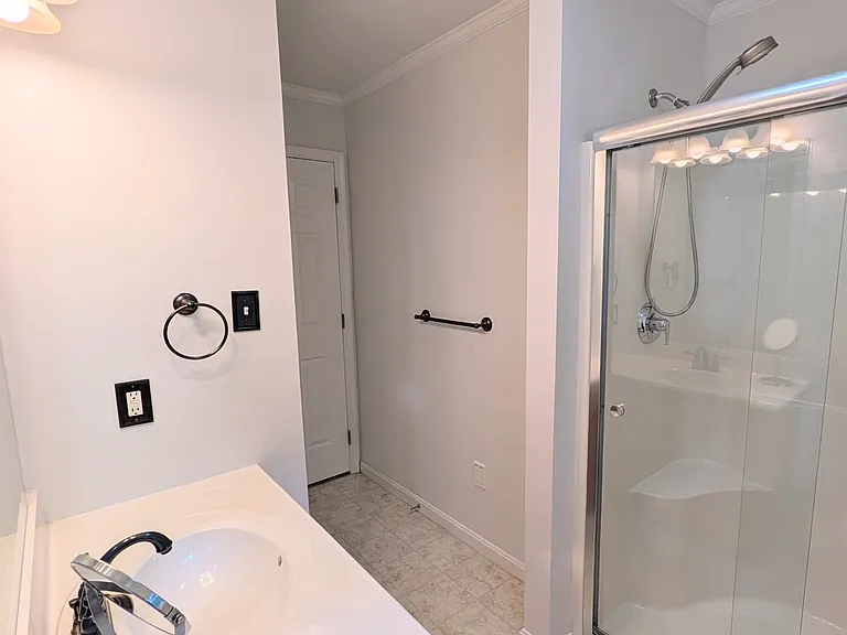 1702 James Ave — Photo 15