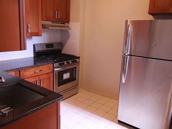 4th image of 39-31 24th St #10