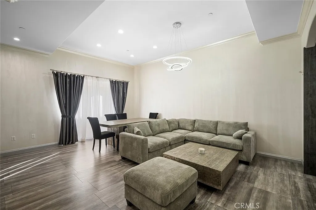2 bed, 1270 sqft, $4,000 — Photo 4