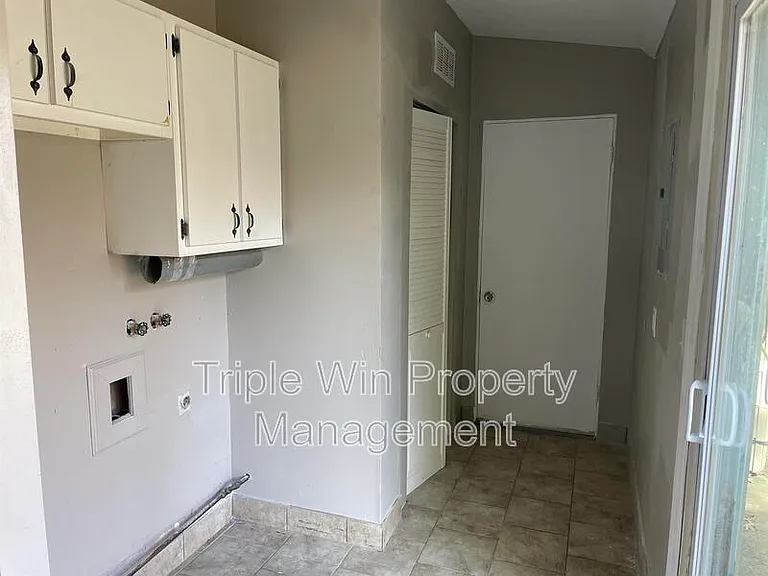 410 Ridge Dr — Photo 12