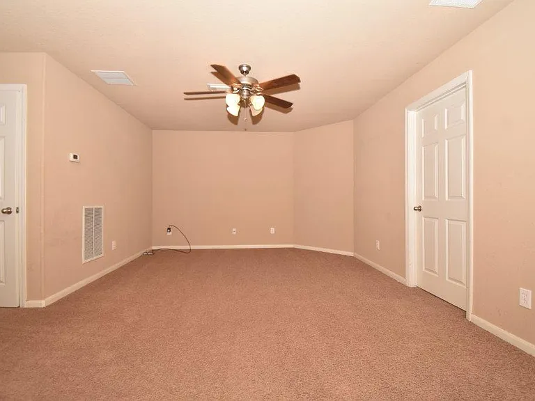 7027 Crockett Ridge Dr — Photo 11